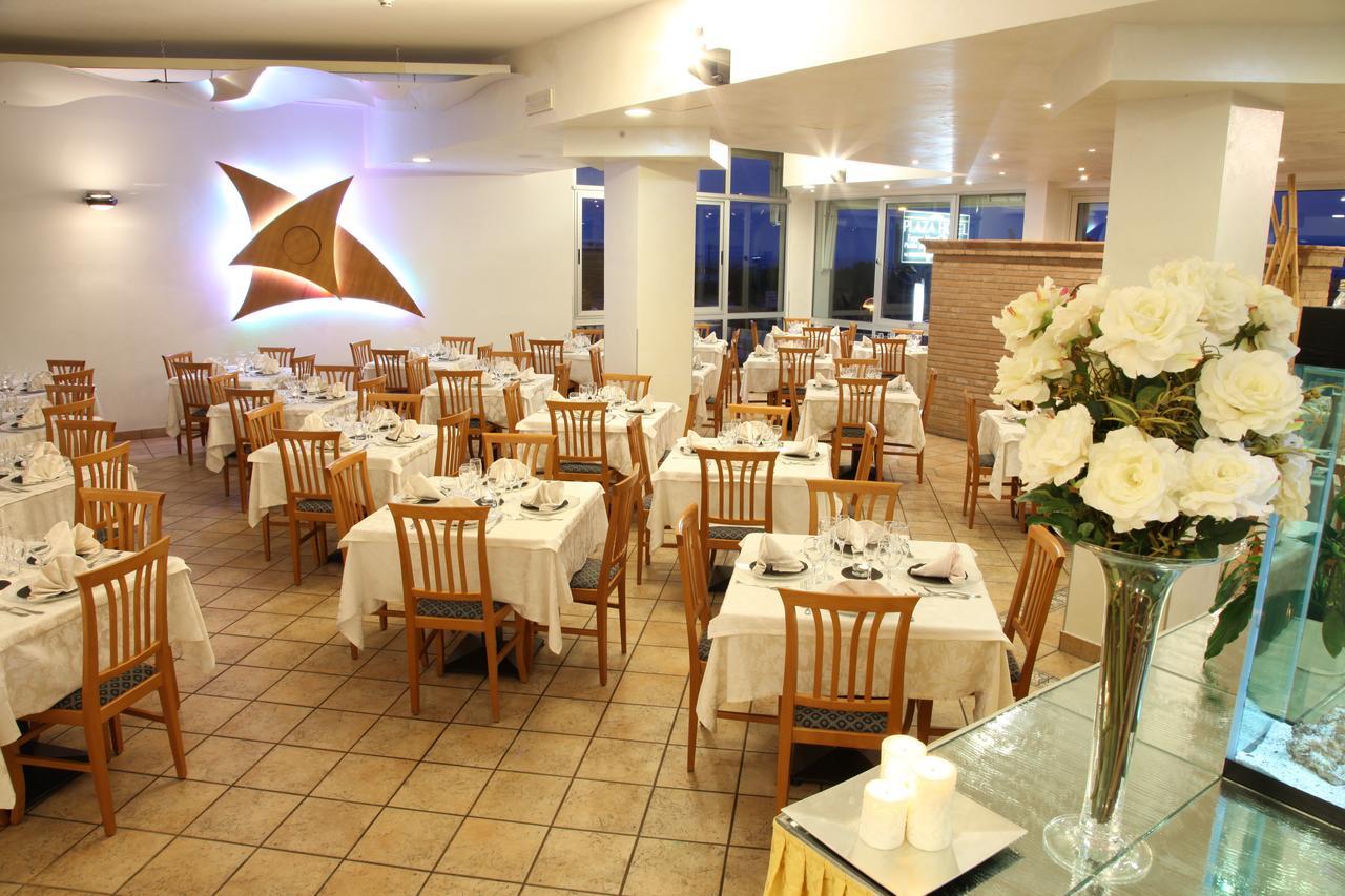 לידו דליי אסטנסי Hotel Plaza מראה חיצוני תמונה