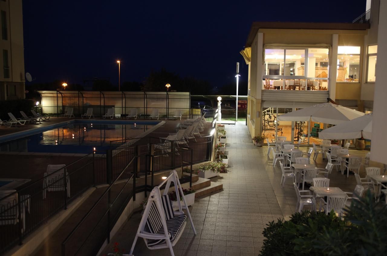 לידו דליי אסטנסי Hotel Plaza מראה חיצוני תמונה