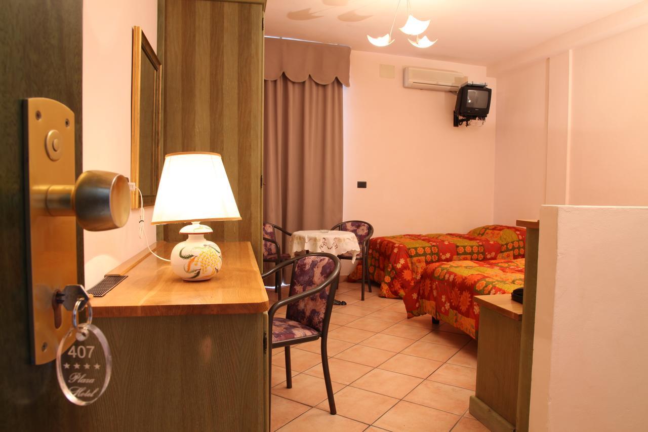 לידו דליי אסטנסי Hotel Plaza מראה חיצוני תמונה