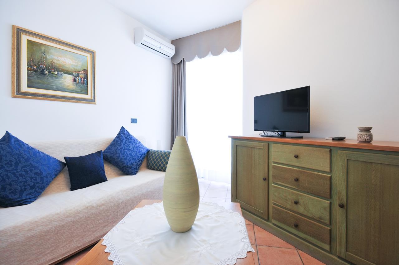 לידו דליי אסטנסי Hotel Plaza מראה חיצוני תמונה