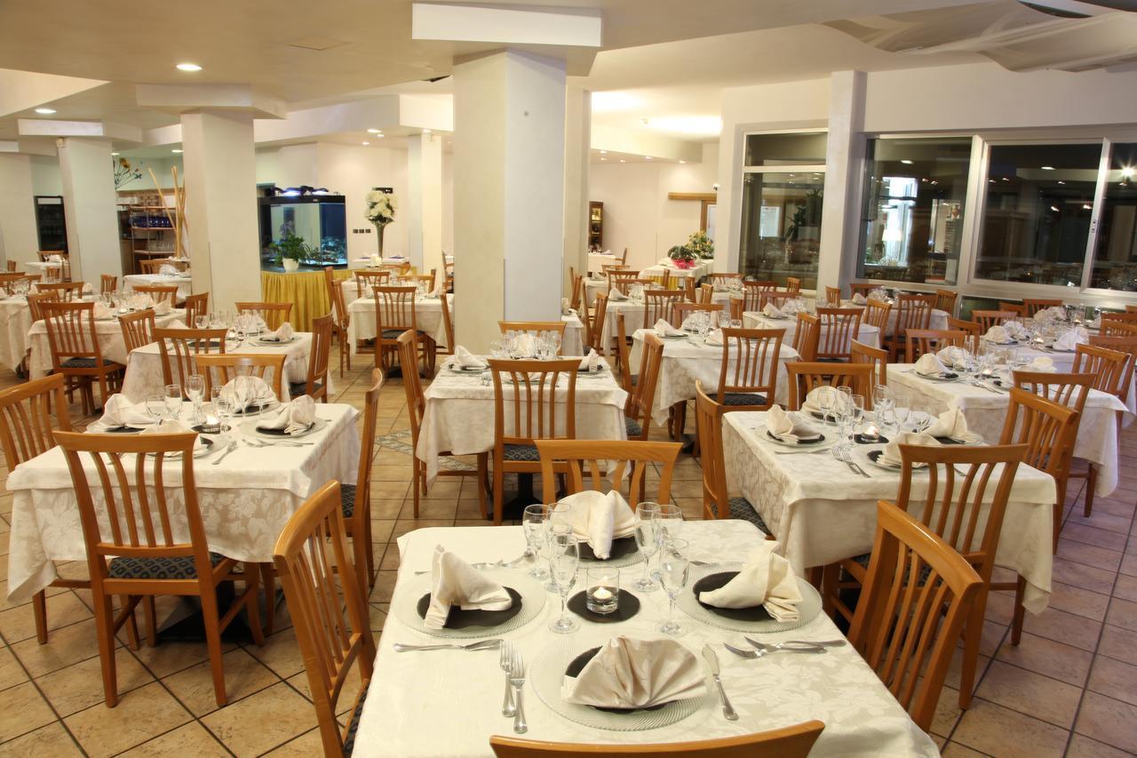 לידו דליי אסטנסי Hotel Plaza מראה חיצוני תמונה