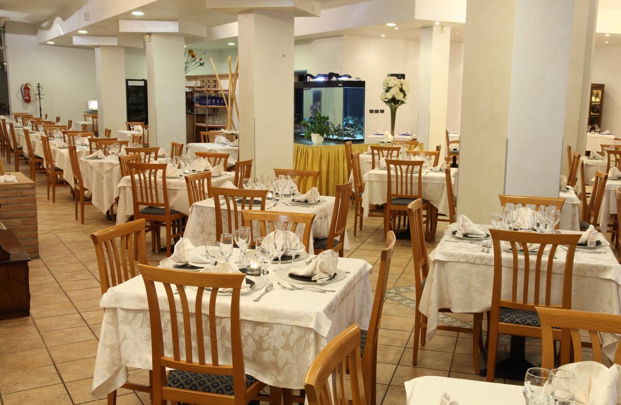 לידו דליי אסטנסי Hotel Plaza מראה חיצוני תמונה