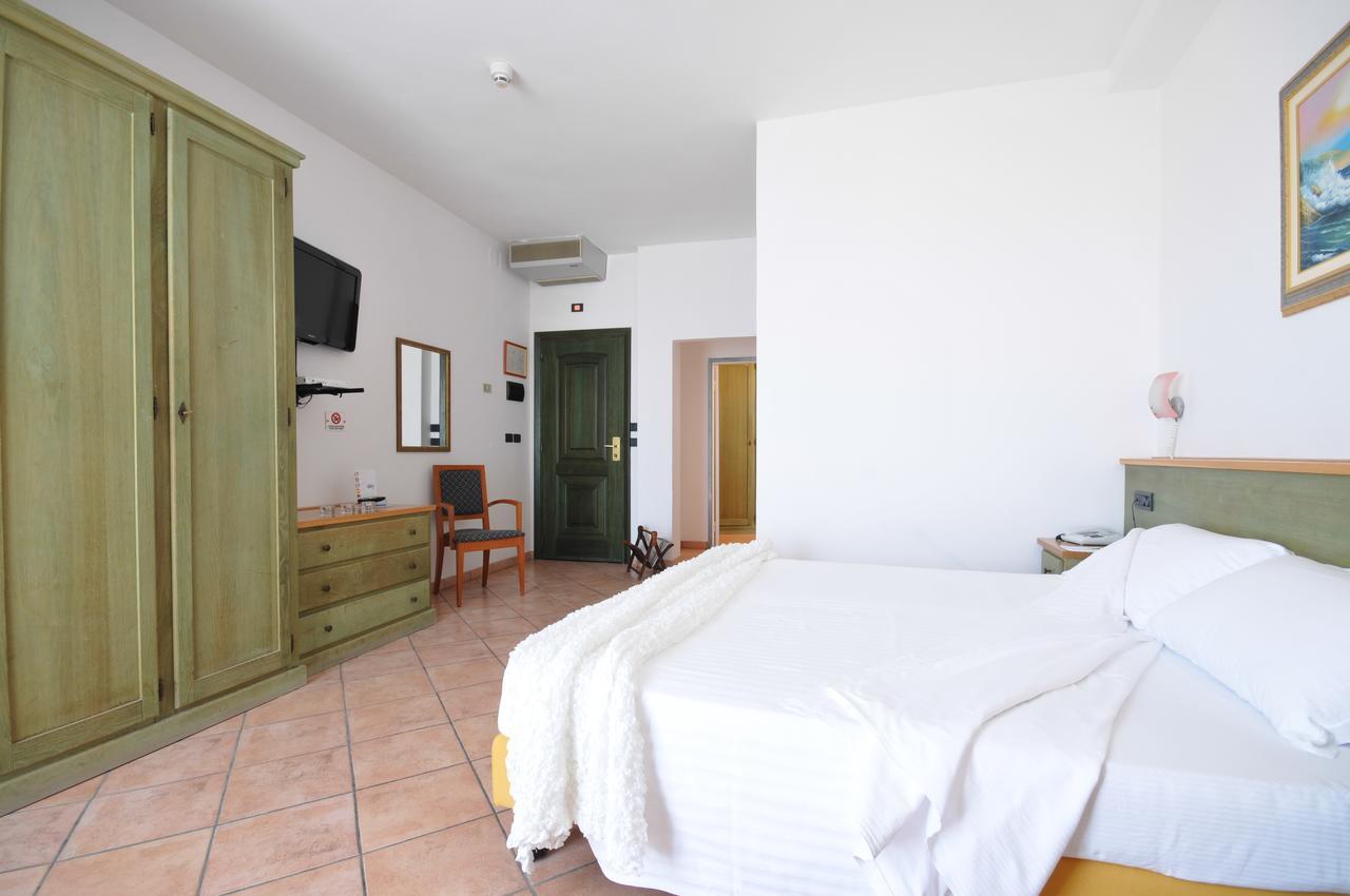 לידו דליי אסטנסי Hotel Plaza מראה חיצוני תמונה