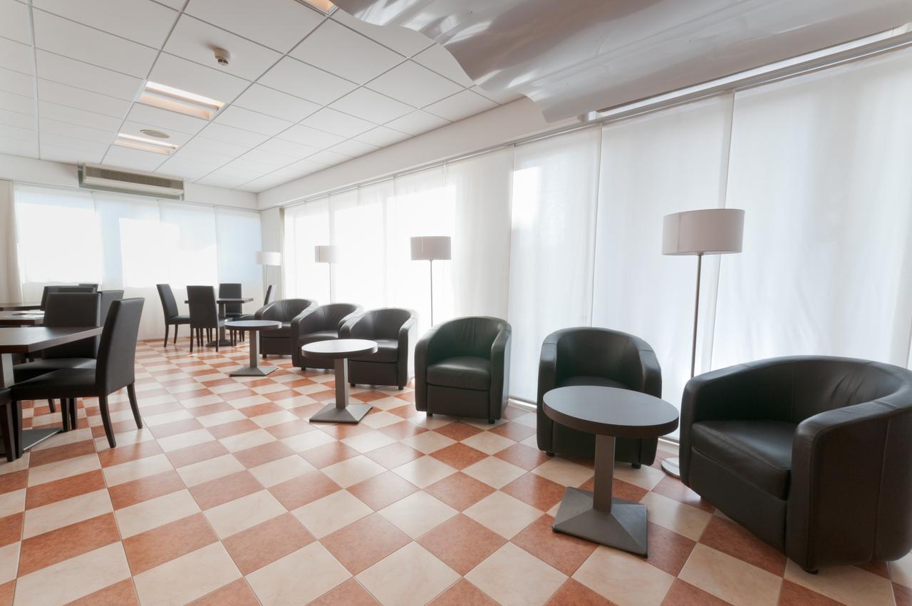 לידו דליי אסטנסי Hotel Plaza מראה חיצוני תמונה