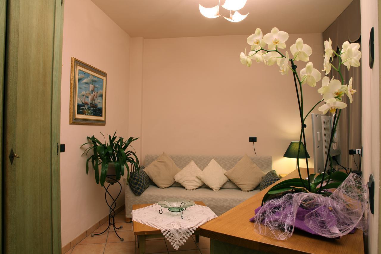 לידו דליי אסטנסי Hotel Plaza מראה חיצוני תמונה
