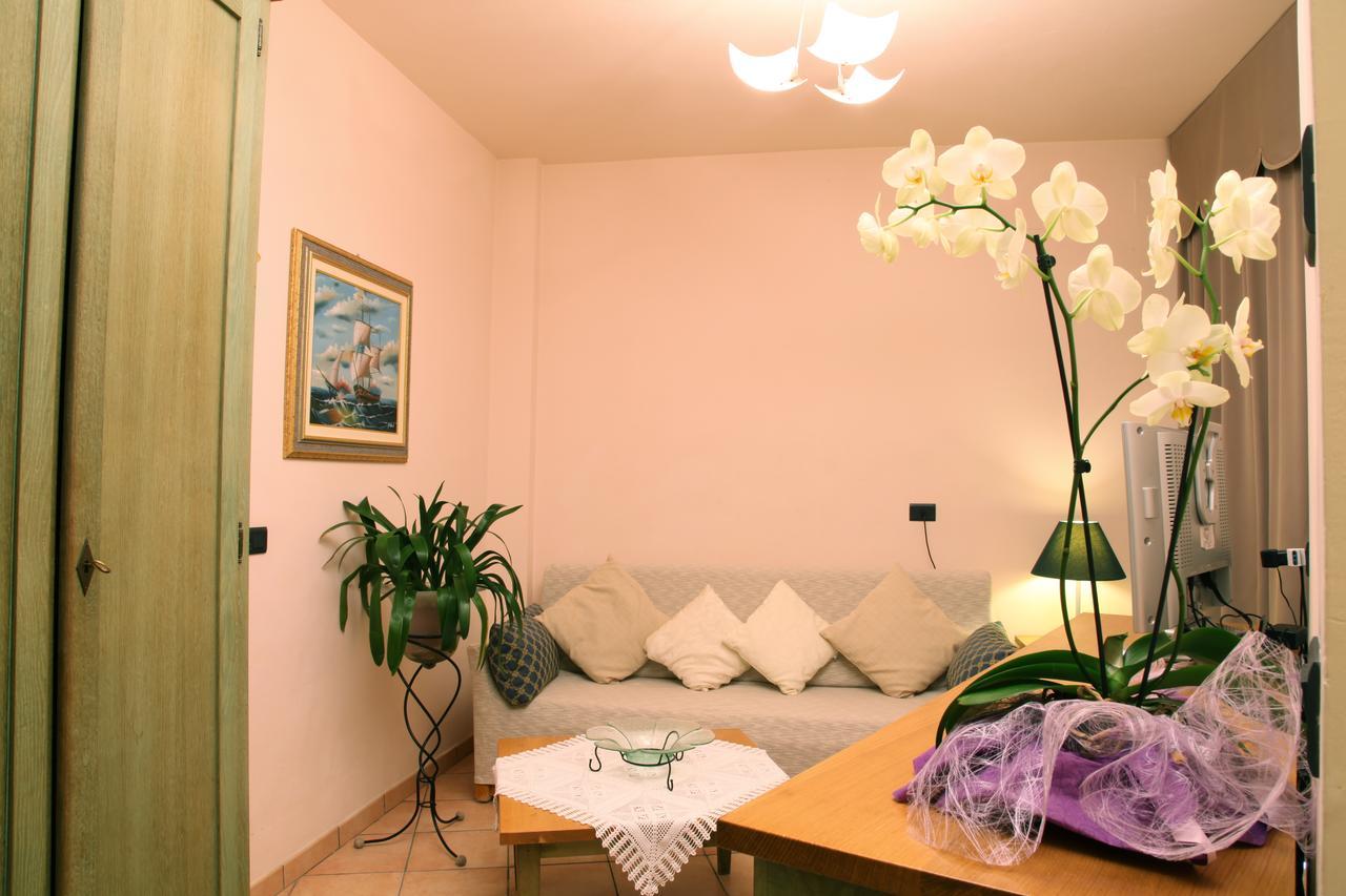 לידו דליי אסטנסי Hotel Plaza מראה חיצוני תמונה
